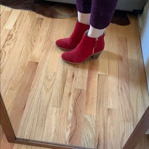 Brand new Enzo Angiolini suede  booties